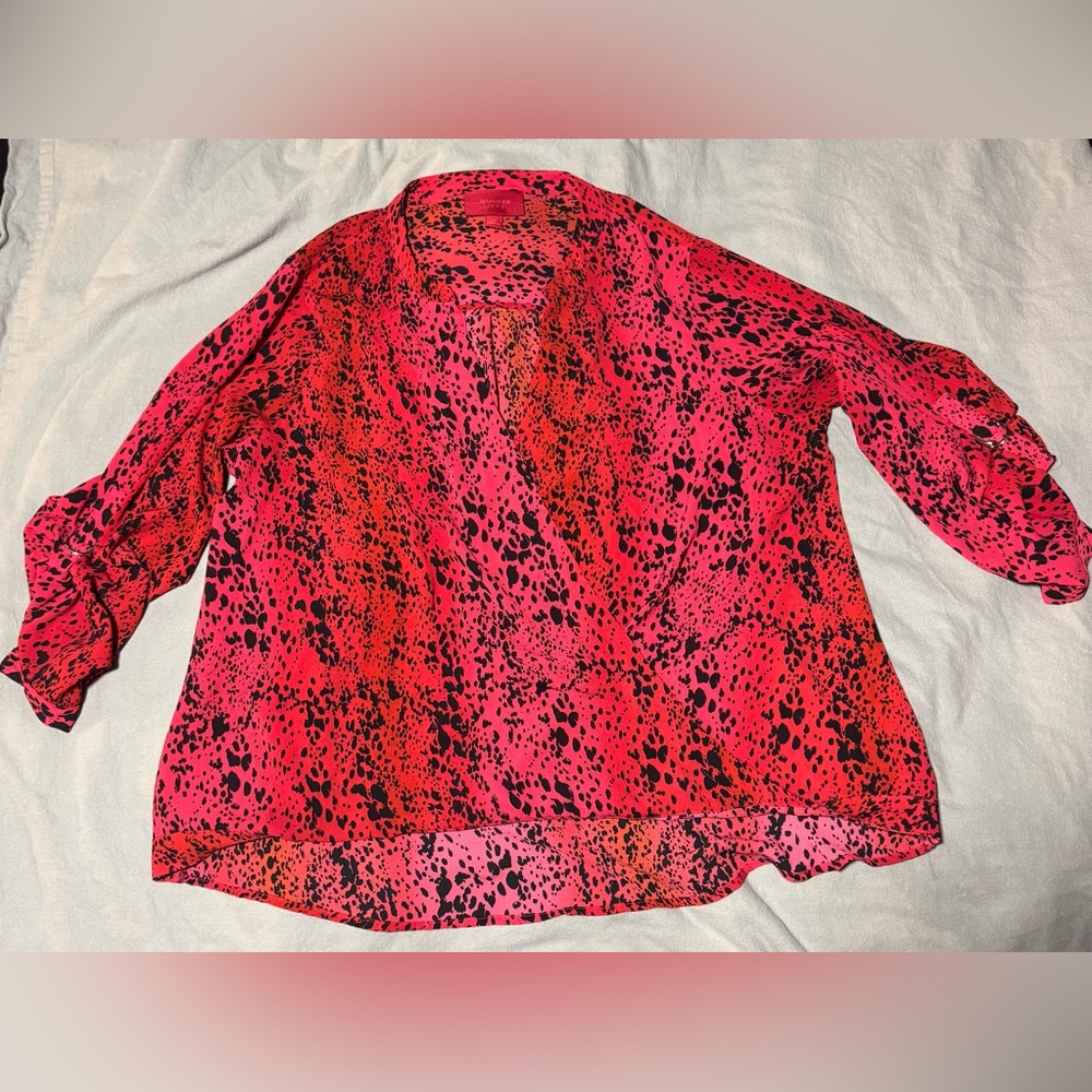 Jennifer Lopez Pink and Black Blouse